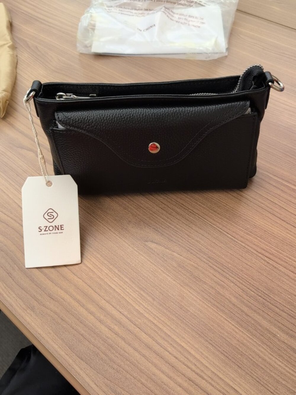 S-Zone Leather Crossbody Bag With Strap Designer Handbag Black‎ NWT